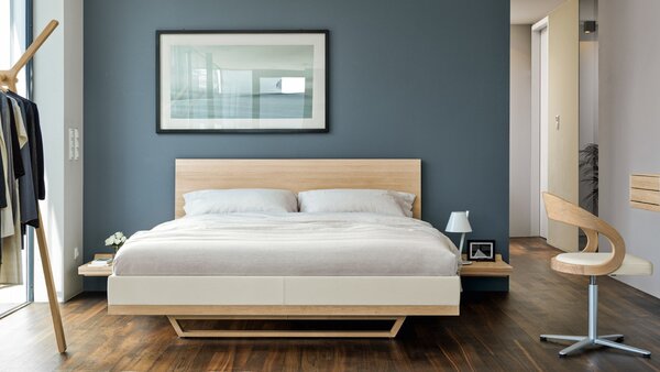 Artemide stolní lampa La Petite Design Collection E14 bílá