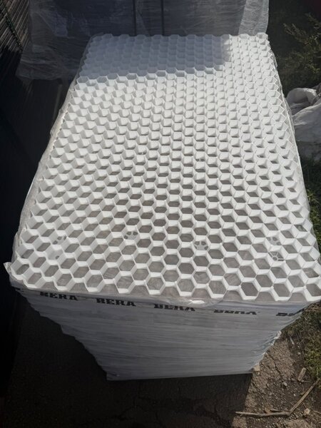 BERA Gravel Fix PRO štěrková rohož, bílá – paleta 80 ks / 71 m²
