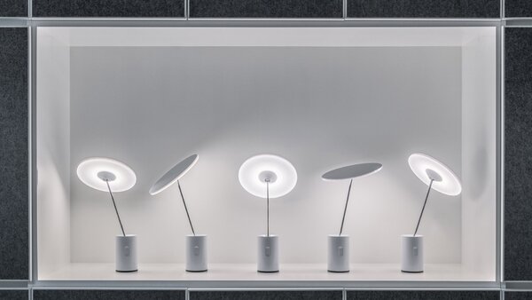 Artemide stolní LED lampa Sisifo 14 W stmívatelná