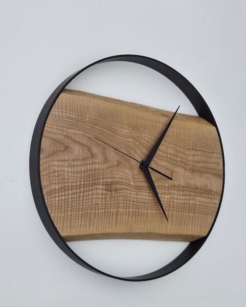 Dřevěné hodiny -45cm, přírodní dřevo - jasan, černý kovový rám (45B46)