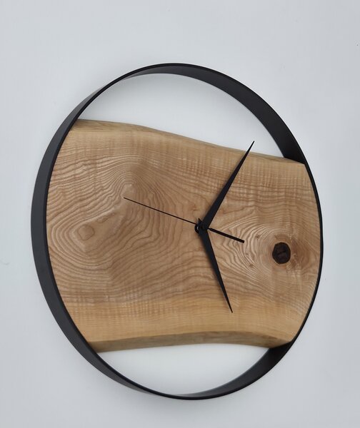 Dřevěné hodiny -45cm, přírodní dřevo - jasan, černý kovový rám (45B48)