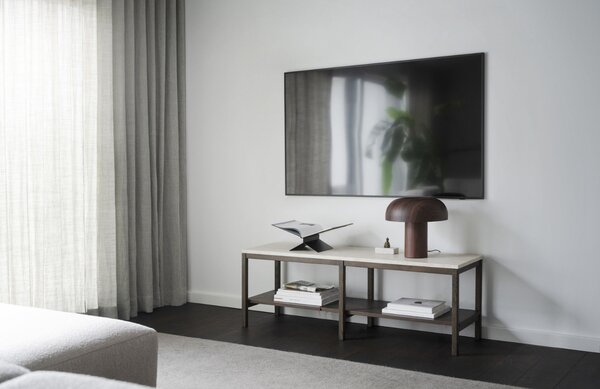 Béžový kamenný TV stolek ROWICO ORWEL 140 x 40 cm