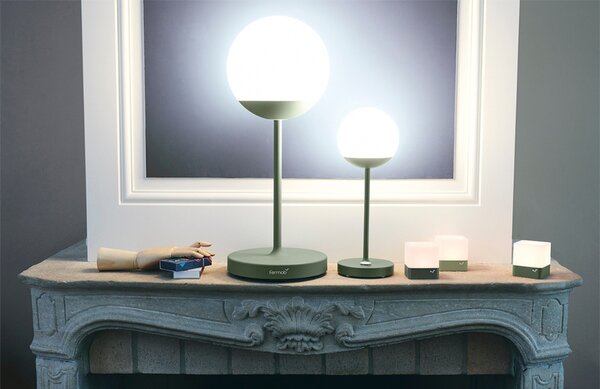 Kaktusově zelená venkovní LED lampa Fermob MOOON! 63 cm