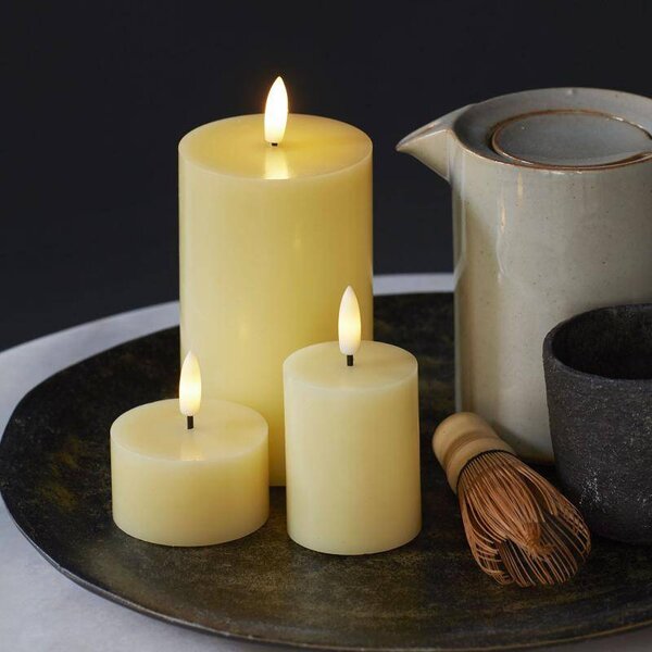 SIRIUS Sada LED čajové svíčky na baterie Sille Tealight, Ø 4,5 × 2,2 cm, jemně žlutá, z pravého vosku, balení 2 ks