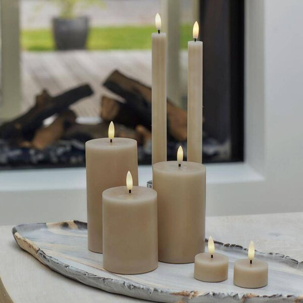 SIRIUS Sada LED čajové svíčky na baterie Sille Tealight, Ø 4,5 × 2,2 cm, světlý karamel, z pravého vosku, balení 2 ks