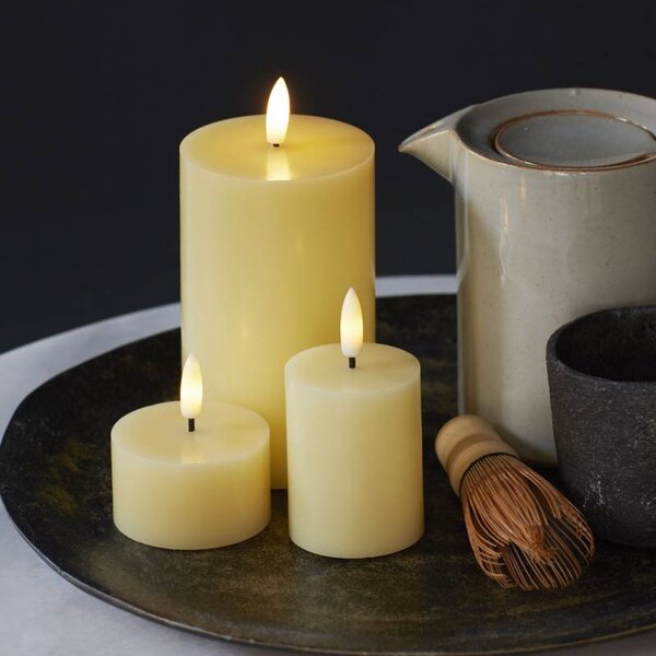 SIRIUS Sada LED čajové svíčky na baterie Sille Tealight, Ø 6 × 3,4 cm, světle žlutá, z pravého vosku, 2 kusy