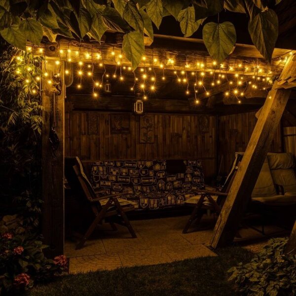DECOLED Easy Fix venkovní LED rampouchy, světelné, 300 × 50 cm, teple bílá, 114 diod, černý kabel, IP67, prodlužovací