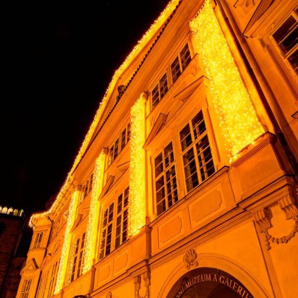 DECOLED Easy Fix LED světelný závěs venkovní, 100 × 500 cm, teple bílá, 500 diod, bílý kabel, IP67, prodlužovací