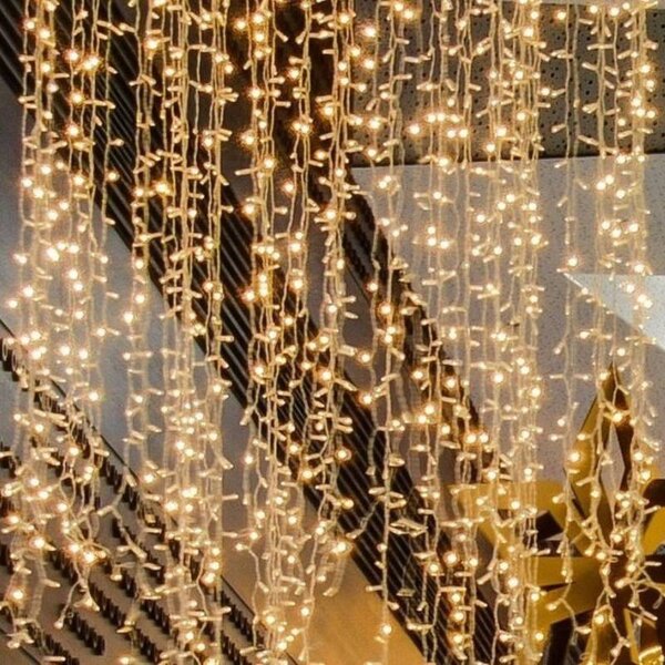 DECOLED Easy Fix LED světelný závěs interiér, 100 × 300 cm, teple bílá, 300 diod, 10 pramenů, čirý kabel, IP20, prodlužovací