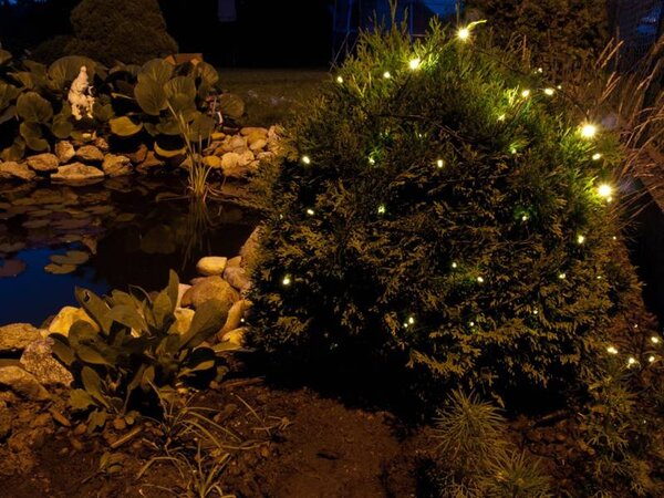 DECOLED LED venkovní solární světýlka na zahradu, 20 m, teple bílá, 200 diod, černý kabel, IP44, solární panel