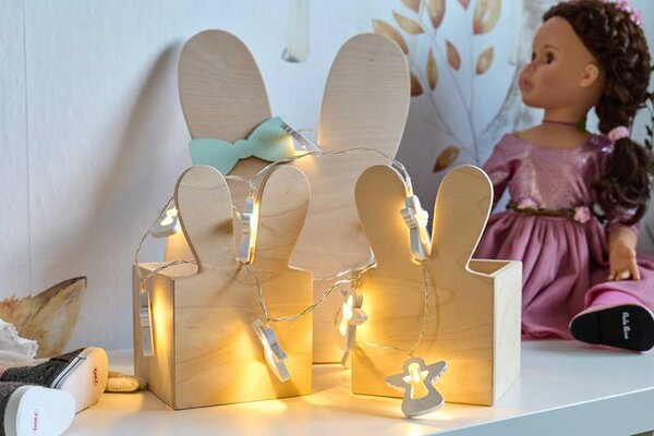 DECOLED LED světýlka na baterie, dřevění andílci, 2 m, teple bílá, 10 diod, čirý kabel, IP20 interiér, 2 × AA