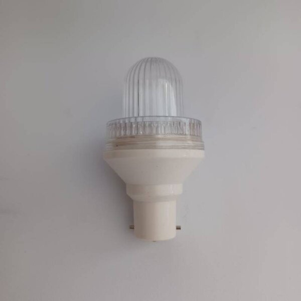 DECOLED LED žárovka LFB, FLASH, ledově bílá, patice B22, IP44
