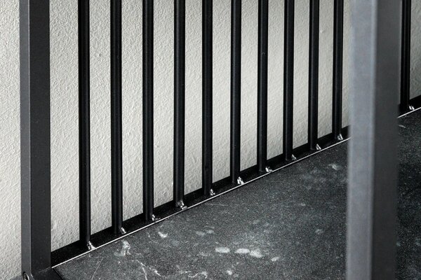 Designový regál Haines 120 cm vzor antracitový mramor