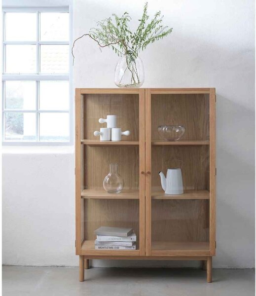 Designová vitrína Dallan 140 cm přírodní dub