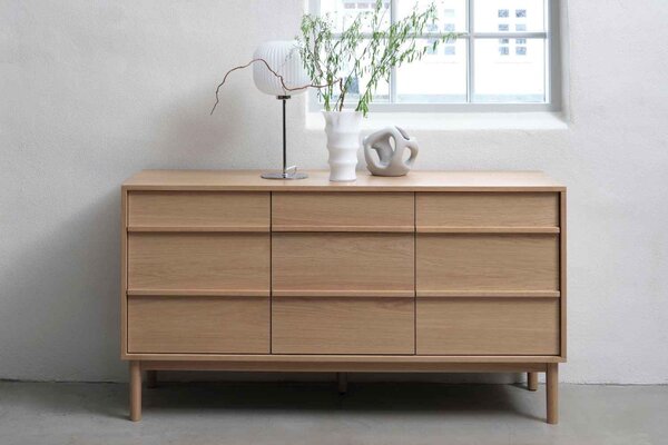 Designová komoda Zayleigh 140 cm vzor dub