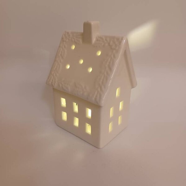 DECOLED LED dekorace keramický domeček, 8,5 × 6,9 × 12,9 cm, teple bílá, 2× LR44