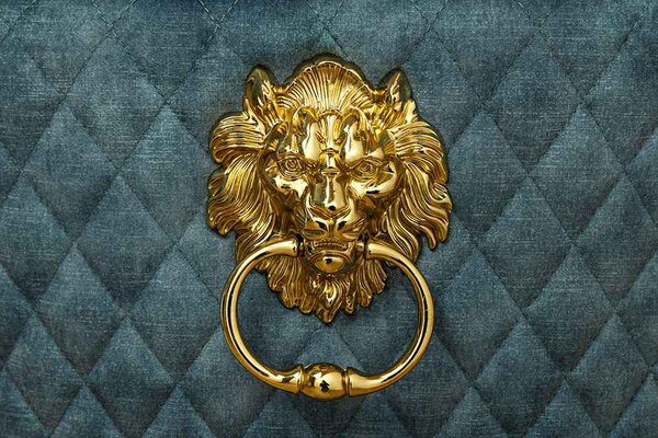 Designová židle Queen Lví hlava petrolejový samet