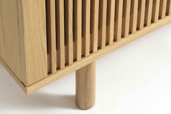 Designová komoda Calloway 143 cm přírodní dub