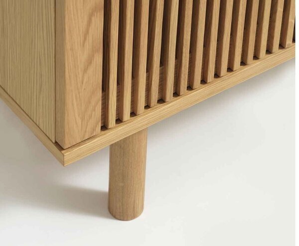 Designová skříňka Calloway 140 cm přírodní dub