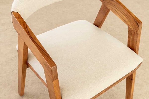 Designová jídelní židle Massive Honey akácie / béžová