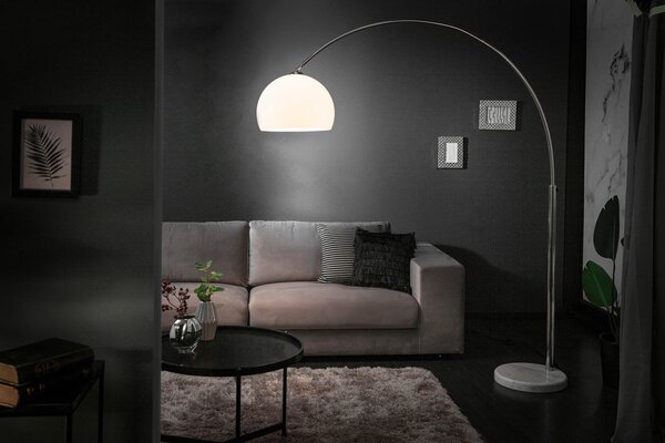 Designová stojanová lampa Arch bílá