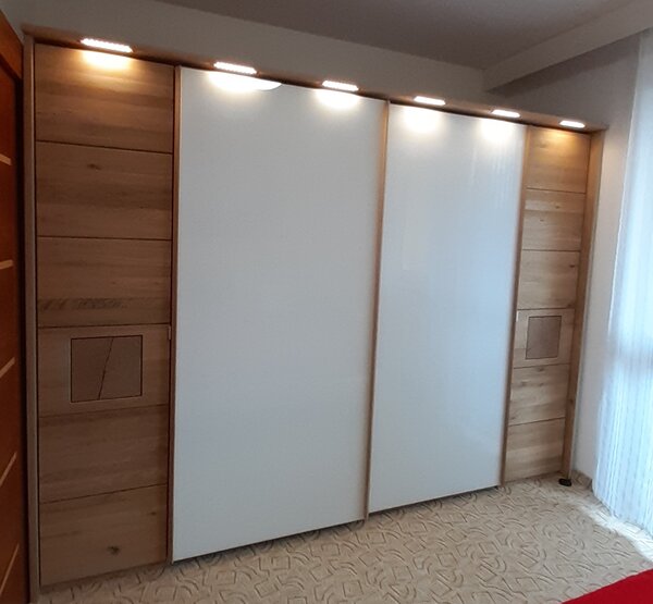 Ložnice Graz z masivu divokého dubu-bílá