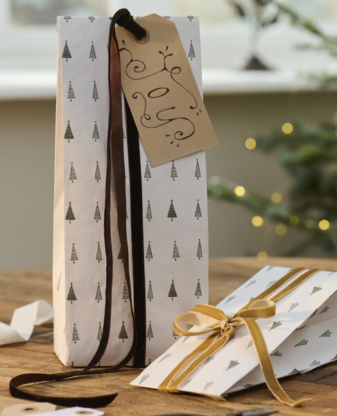 Sametová stuha Chocolate – 200 m