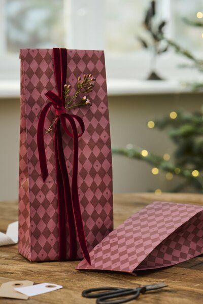 Papírový sáček Harlequin/Hearts Red 22,5 cm – set 5 ks
