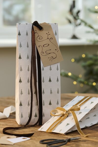 Papírový sáček Green Christmas Trees 22,5 cm – set 5 ks