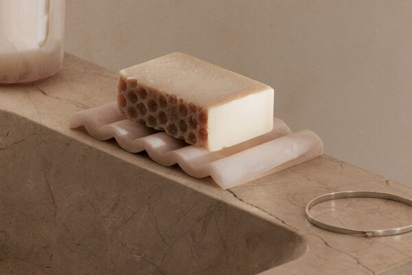 Ferm Living designové tácky na mýdlo Mist Soap Dish