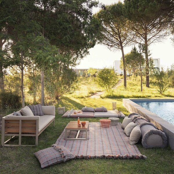 Gan designové zahradní polštáře Garden Layers Big Cushion Terracotta