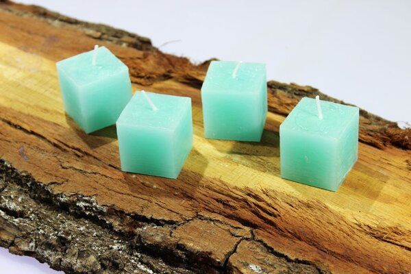 BDK-GLASS 1ks Svíčka kostka 4cm - mint