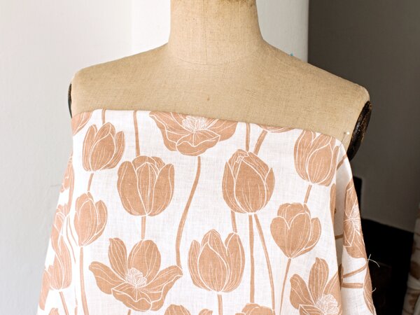 Snový svět Floral béžové květy - francouzský len