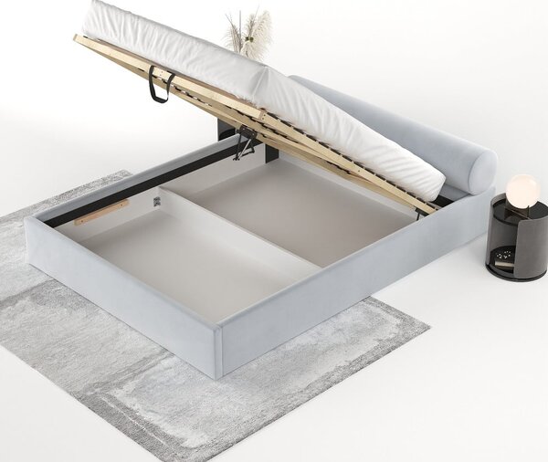 Světle šedá čalouněná dvoulůžková postel s úložným prostorem s roštem 180x200 cm Solvo – Maison de Rêve