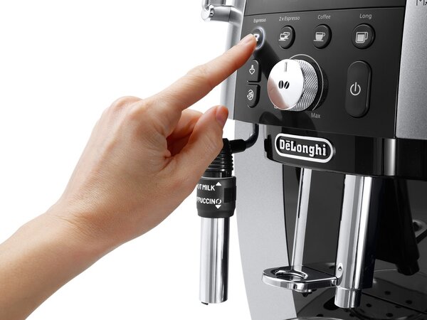DeLonghi De’Longhi Magnifica S Smart Poloautomatické Espresso kávovar 1,8 l