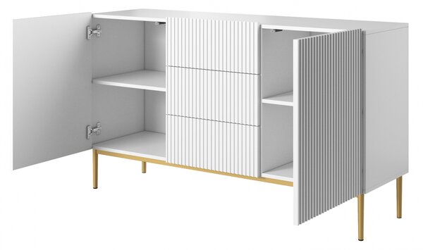 Komoda Nicole 150 cm s šuplíky a rýhovaným předním panelem - bílý mat / zlaté nohy