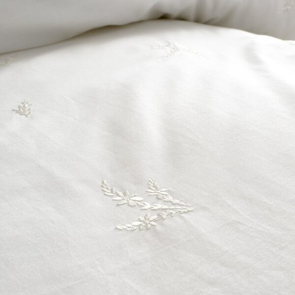 Bílé bavlněné povlečení na dvoulůžko 200x200 cm Lottie Floral Embroidery – Bianca