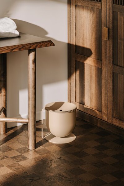 Designový kovový koupelnový odpadkový koš Faro Bílá