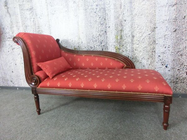(3929) Čevené zámecké sofa se vzorem