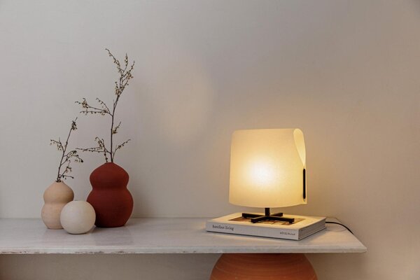 LUANG S stolní lampa, černá/béžová - FARO
