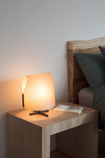 LUANG S stolní lampa, černá/hnědá - FARO