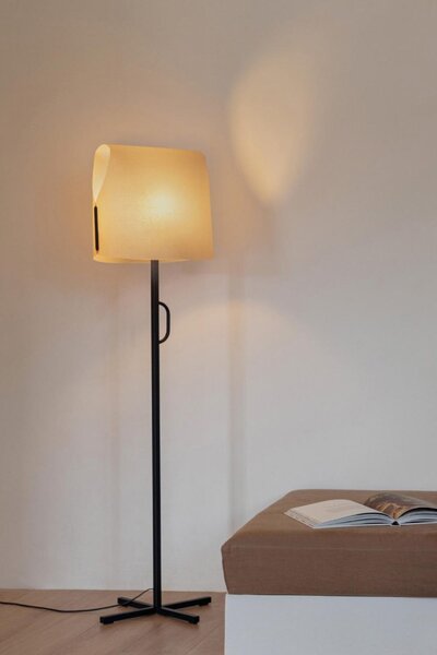 LUANG stojací lampa, černá/hnědá - FARO