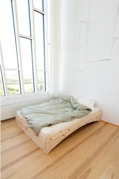 Dvoulůžková postel z borovicového dřeva bez čela 140x200 cm v přírodní barvě Orbit – Karup Design