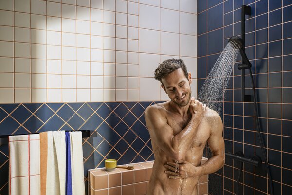 Hansgrohe Activera Select S sprchová sada na stěnu černá 28044670