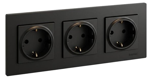 Legrand - Trojitá zásuvka domovní SCHUKO 250V/16A NILOE STEP černá