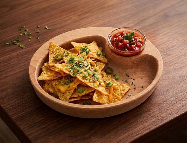 AMADEA Dřevěná miska nachos oválná, masivní dřevo, rozměr 25x20x4,5 cm