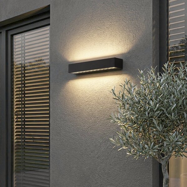 Průmyslové venkovní nástěnné svítidlo černé 38 cm vč. LED IP65 - Hannah