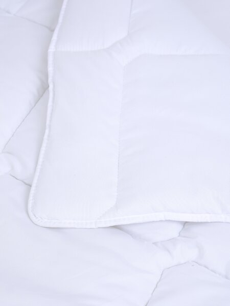 MK Lůžkoviny Celoroční prošívaná přikrývka z dutého vlákna Antibacterial - 140 × 200 cm