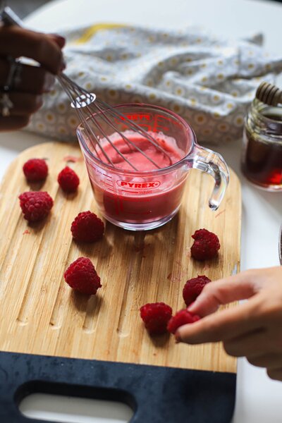 Pyrex Skleněná odměrka s nálevkou 250ml