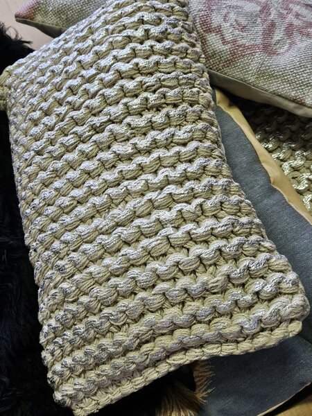 Béžovo-stříbrný polštář s velkými oky Kian Rope - 30*50 cm - Mars & More